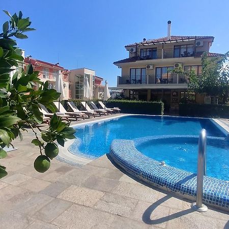 Family Hotel Muses Sozopol Bagian luar foto
