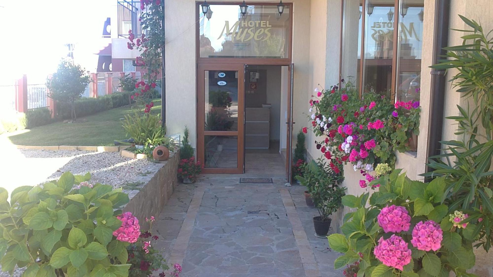 Family Hotel Muses Sozopol Bagian luar foto