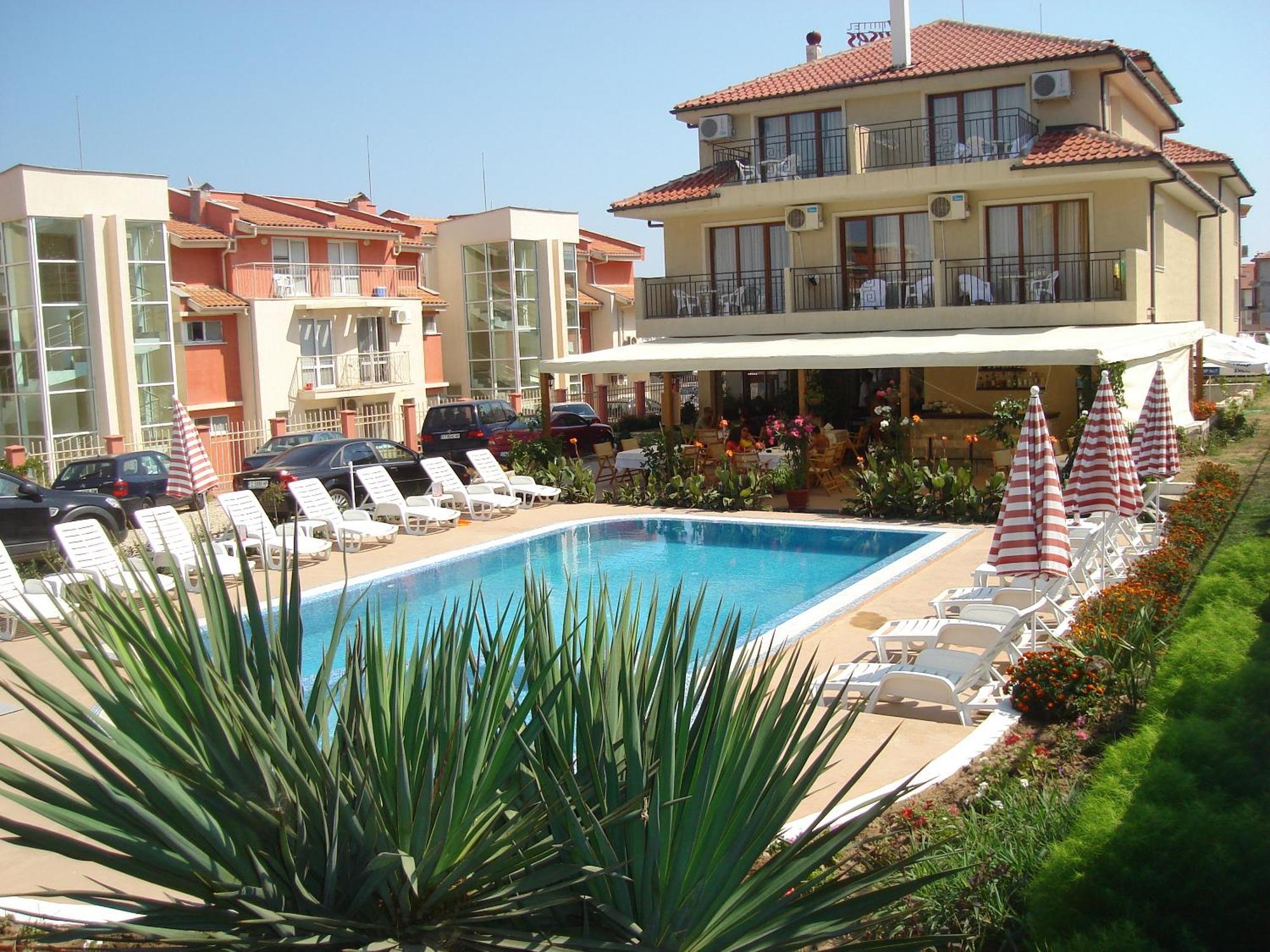 Family Hotel Muses Sozopol Bagian luar foto