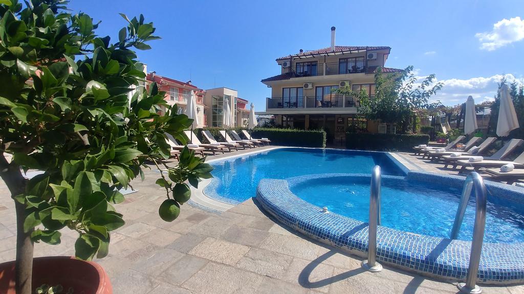 Family Hotel Muses Sozopol Bagian luar foto
