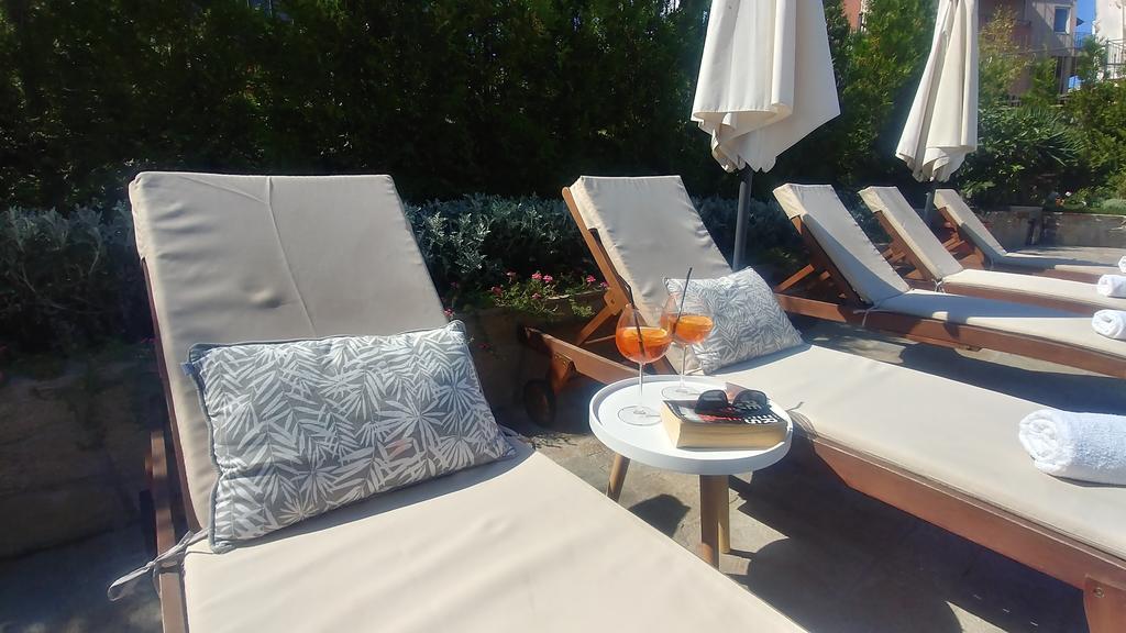 Family Hotel Muses Sozopol Bagian luar foto