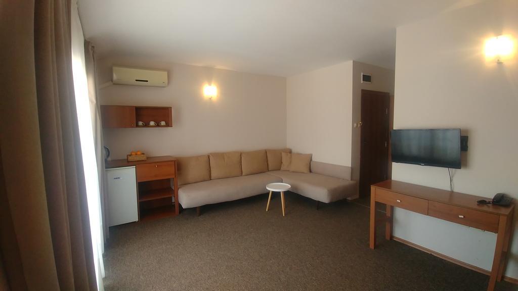 Family Hotel Muses Sozopol Bagian luar foto