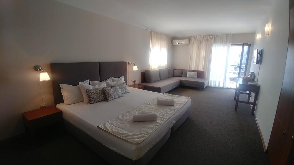 Family Hotel Muses Sozopol Bagian luar foto