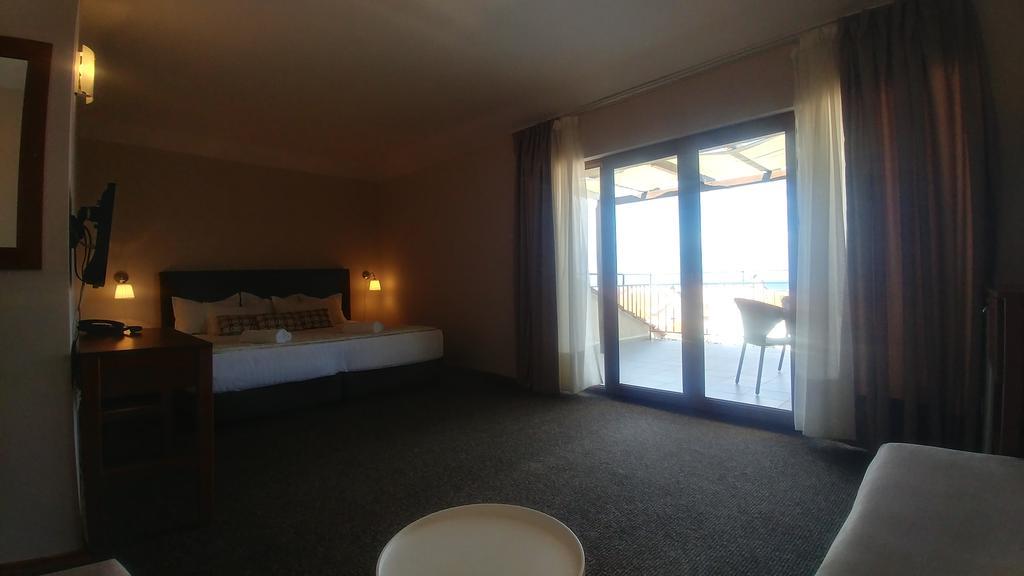 Family Hotel Muses Sozopol Bagian luar foto