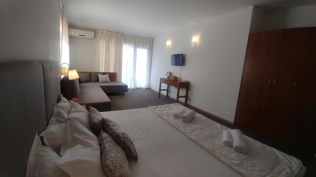 Family Hotel Muses Sozopol Bagian luar foto