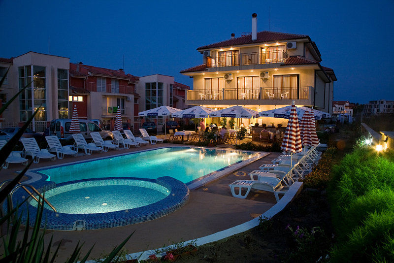 Family Hotel Muses Sozopol Bagian luar foto